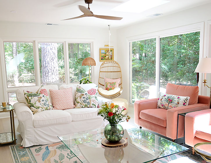 Coastal-themed sunroom design